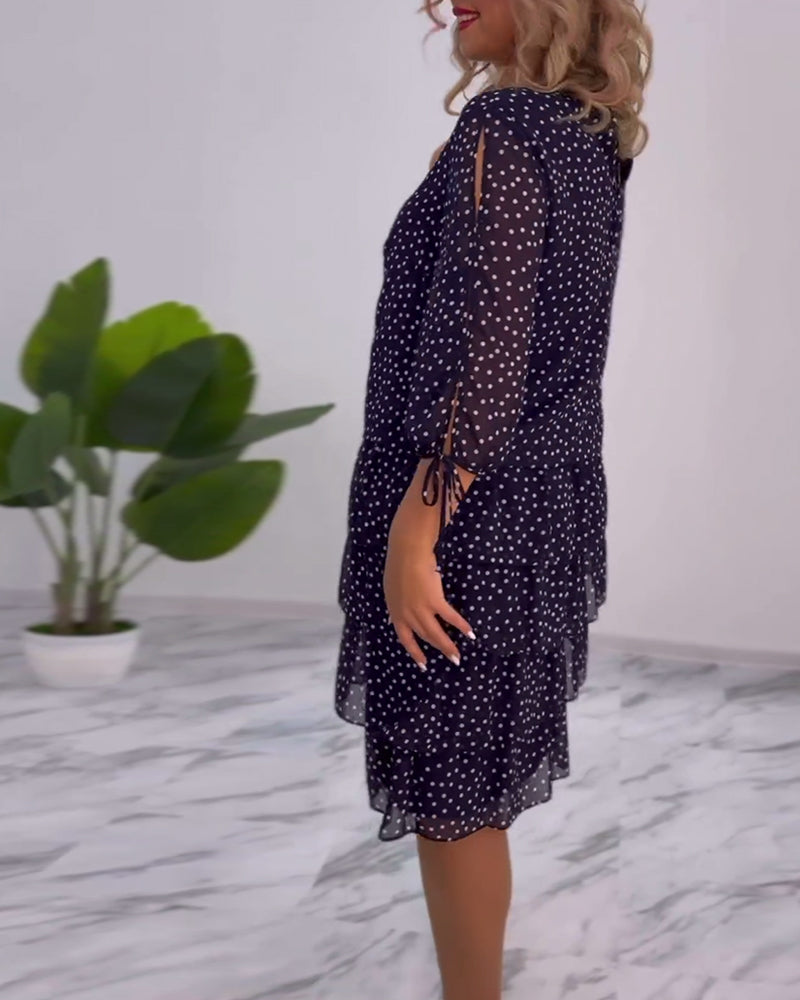 María – Vestido Elegante de Lunares con Falda Fruncida