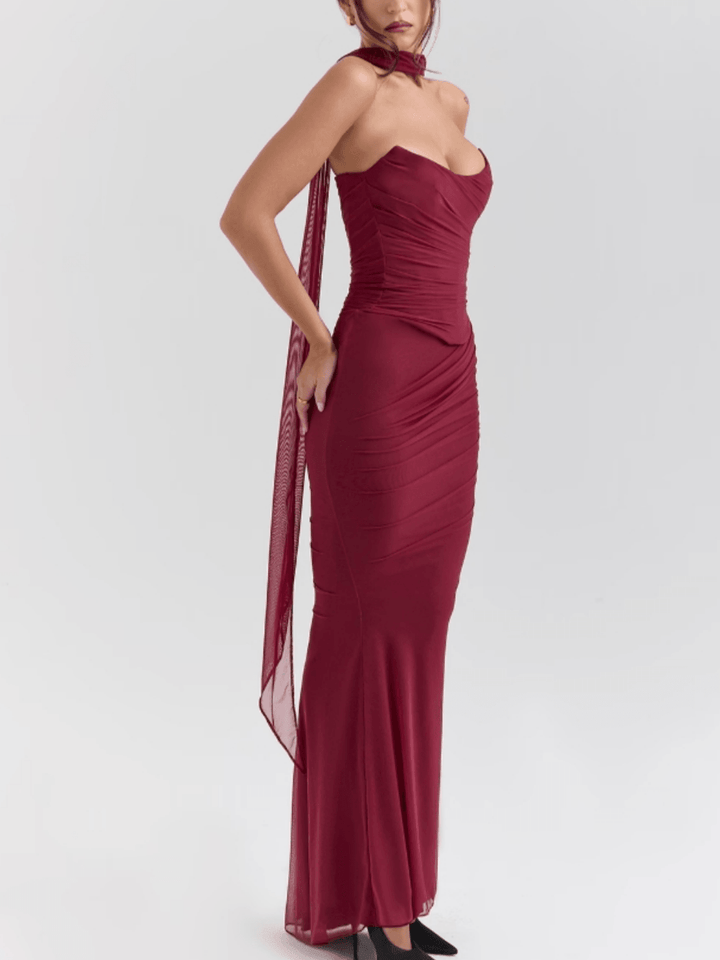 Corsé Cabernet sin tirantes con bufanda al cuello