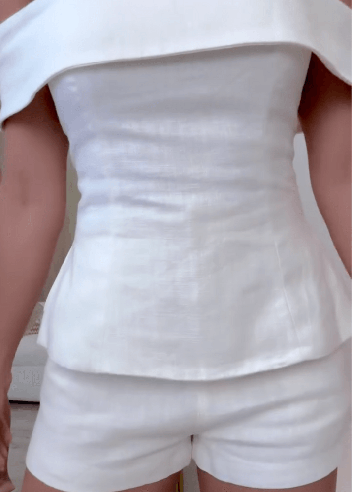 Natalia – Conjunto blanco de pureza elegante