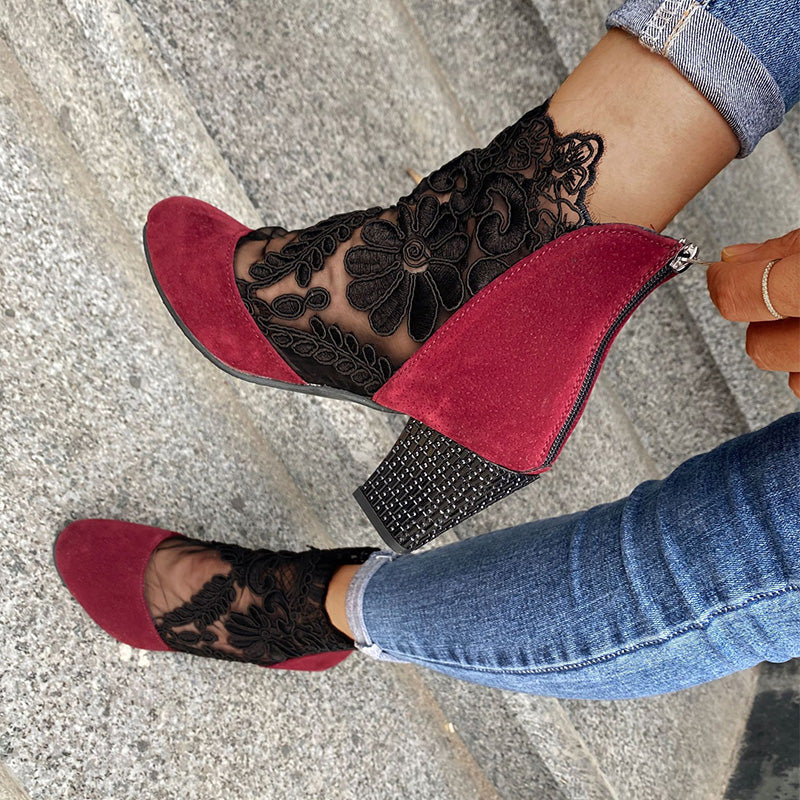 Leona – Elegantes Zapatos de Tacón de Encaje Floral