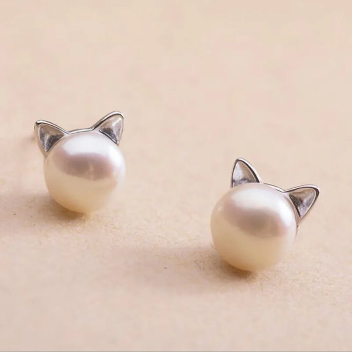 Elegante cadena de gatos y perlas con pendientes y anillo de regalo