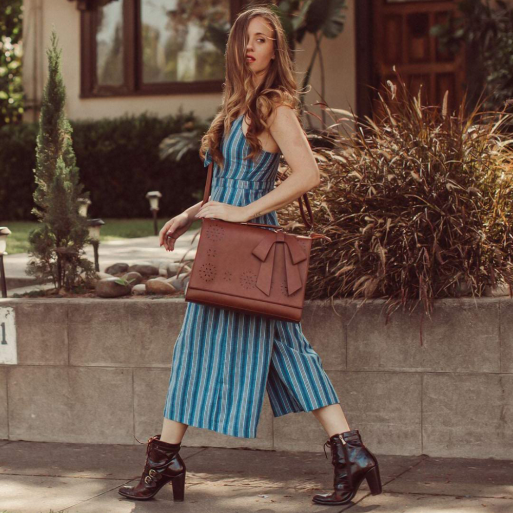 Mochila de Hombro Bernadette con Lazos Elegantes