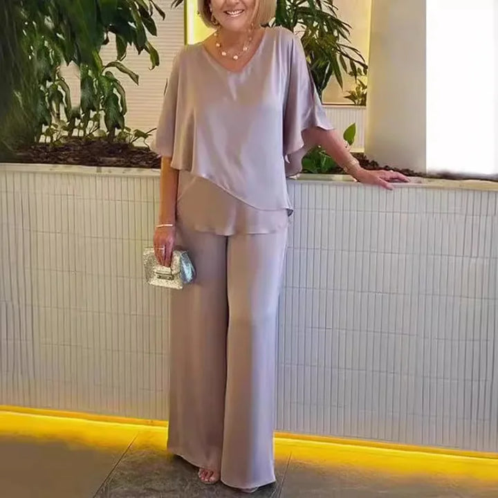 Nia Conjunto de Lounge con Escote en V y Diseño de Hemisferio Irregular