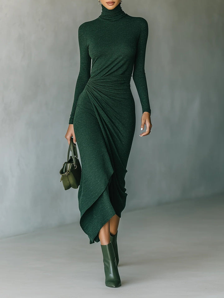 Vestido midi asimétrico verde oscuro con pliegues y cuello alto