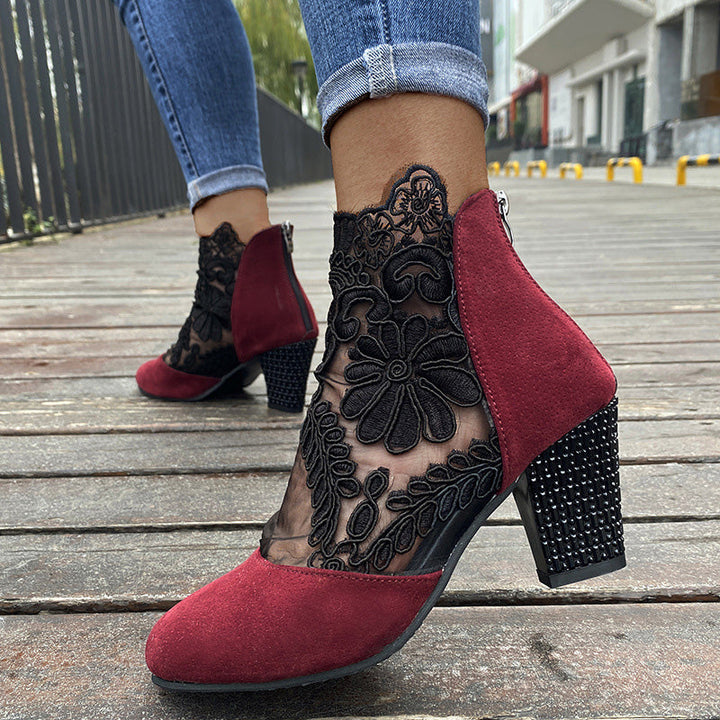 Leona – Elegantes Zapatos de Tacón de Encaje Floral